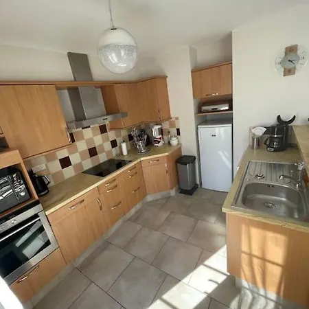 Maison Au Sein D'un Corps De Ferme. 度假居 Carpiquet