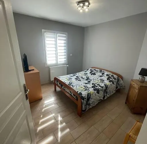 Maison Au Sein D'un Corps De Ferme. Carpiquet