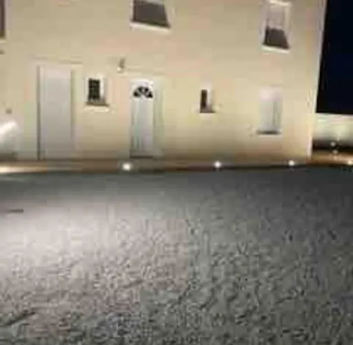 Maison Au Sein D'un Corps De Ferme. Tatil Evi Carpiquet